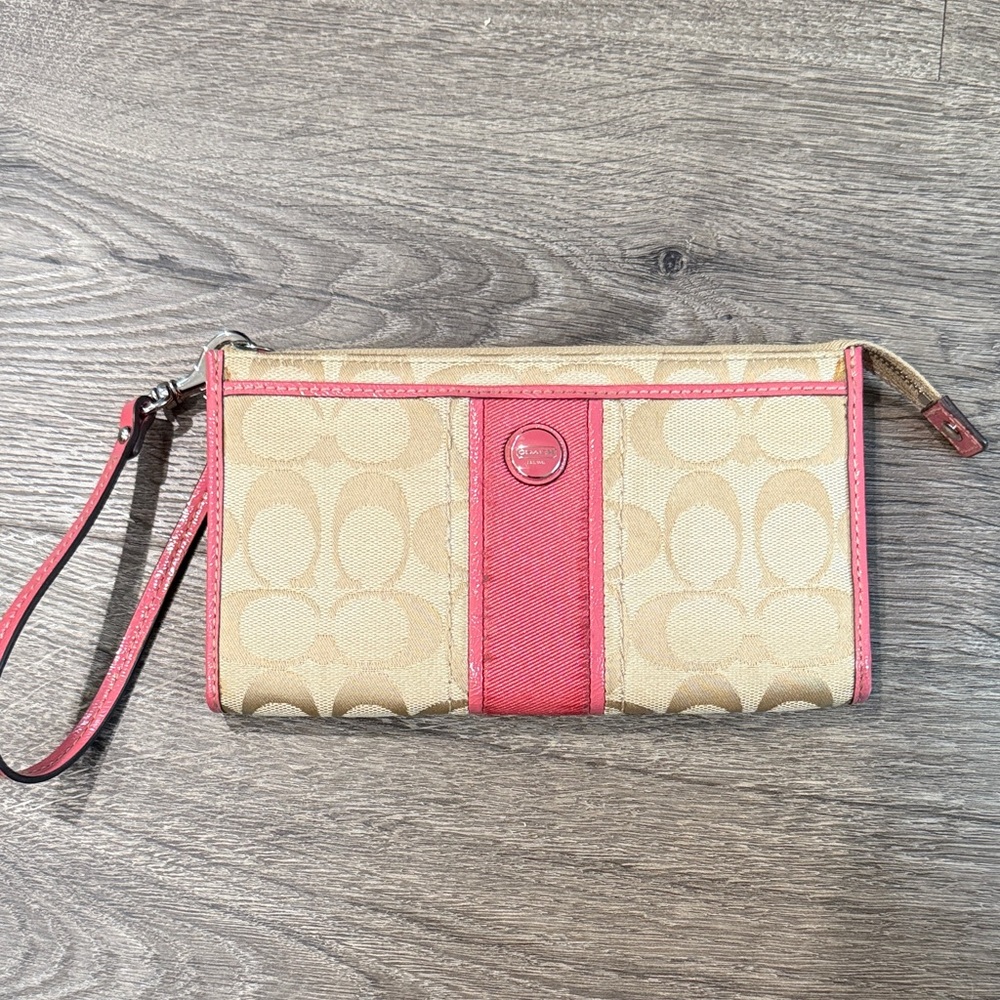 Coach Zippy Wallet Wristlet Beige and Pink